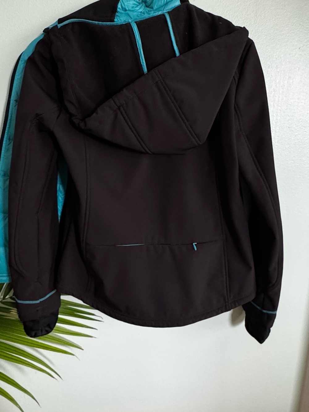 Women's Teal and Black Hybrid Puffer Jacket - Picture 8 of 9